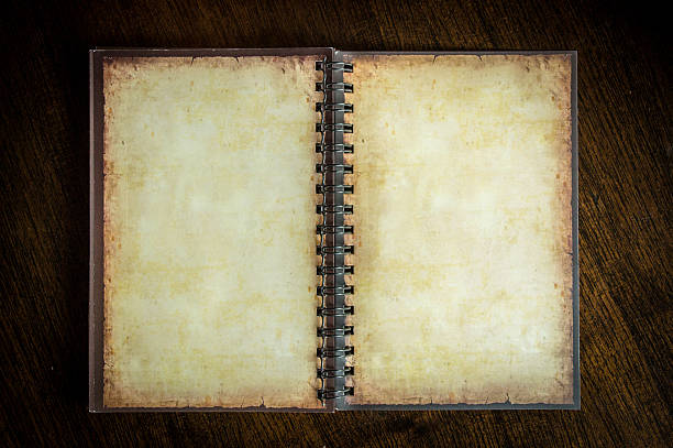 papel vintage com espaço do livro sobre fundo de madeira - book photo album publication open imagens e fotografias de stock