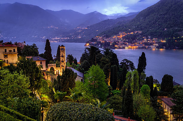 лаго ди комо (озеро комо) мольтрасио - lake como water italy sunset стоковые фото и изображения