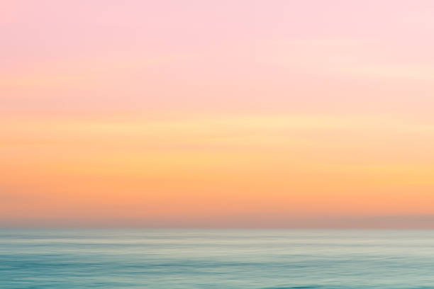 추상적임 썬라이즈 스카이 및 해양수 네이쳐향 배경기술 - beach sunset sky cloudscape 뉴스 사진 이미지