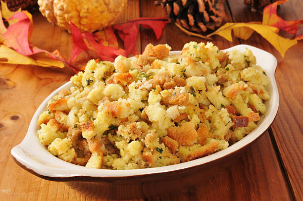 holiday cornbread stuffing - aderezar fotografías e imágenes de stock