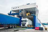 lkw-und-roro.jpg?b=1&s=170x170&k=20&c=1v_d9EKgqRN5rlyOXgayPf29W47NbwccUMoPHN4RVL8=
