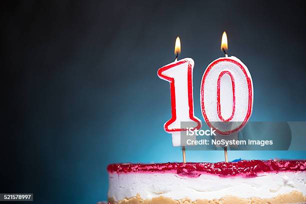 10 Th Vela De Cumpleaños Foto de stock y más banco de imágenes de Número 10 - Número 10, Tarta - Postre, Vela - Equipo de iluminación