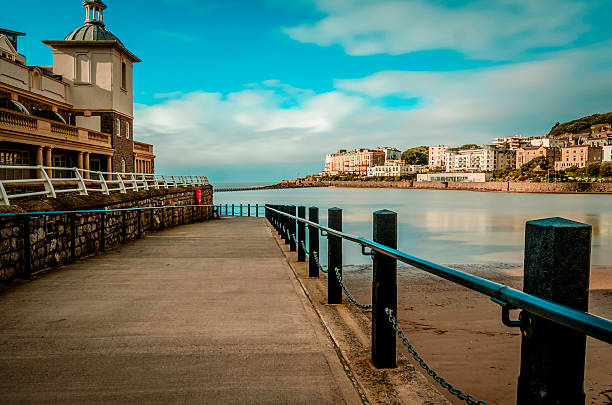 lago marine di weston super mare, colore dell'immagine - weston super mare foto e immagini stock
