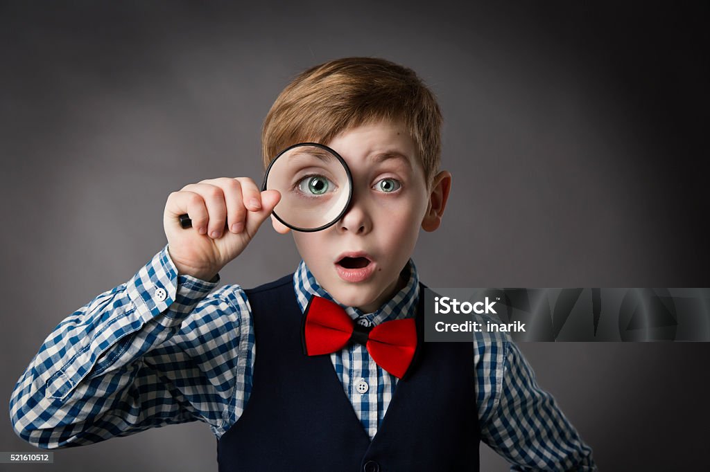 Child See Through Magnifying Glass, Kid Eye Looking Magnifier Lens - Royaltyfri Förstoringsglas Bildbanksbilder