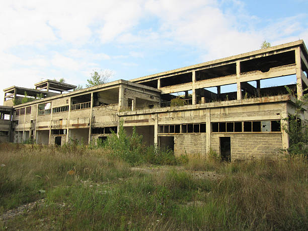 istock Buildings of old broken and abandoned industries - 1 521622376