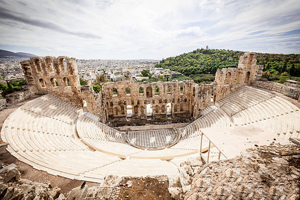 이 오데온 of herodes 애티커스 - herodes atticus 뉴스 사진 이미지