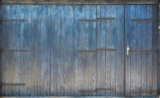 istock Wooden Door 521625185