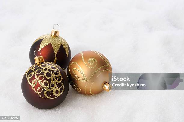 3 つの優雅なクリスマスボール雪 - お祝いのストックフォトや画像を多数ご用意 - お祝い, カラー画像, クリスマス