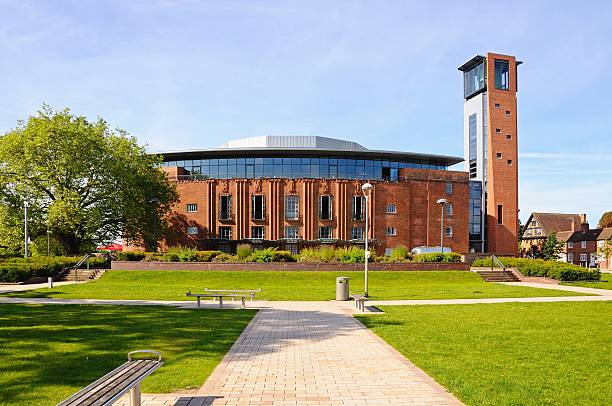 royal shakespeare theatre, stratford-upon-avon. - royal shakespeare theatre stock-fotos und bilder