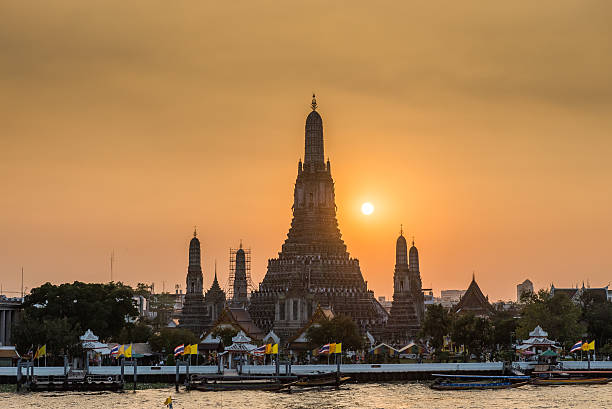 istock Wat Arun Ratchawararam Ratchawaramahawihan 521699553