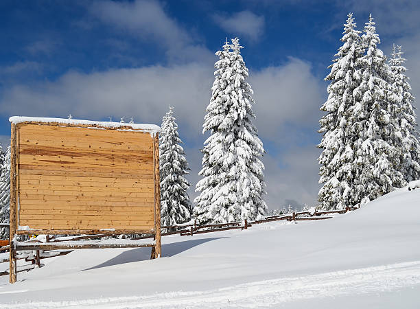 blank billboard - rural scene winter outdoors horizontal - fotografias e filmes do acervo