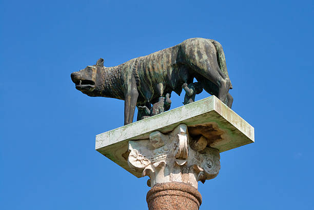 istock Romulus and Remus statue in Pisa, Italy 521703199