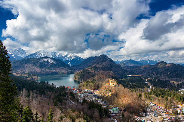 istock Alps and lakes in a summer day in Germany 521703916