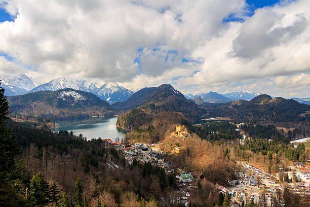 istock Alps and lakes in a summer day in Germany 521704078