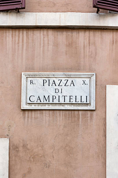 istock Signal piazza Campitelli in Rome 521722653