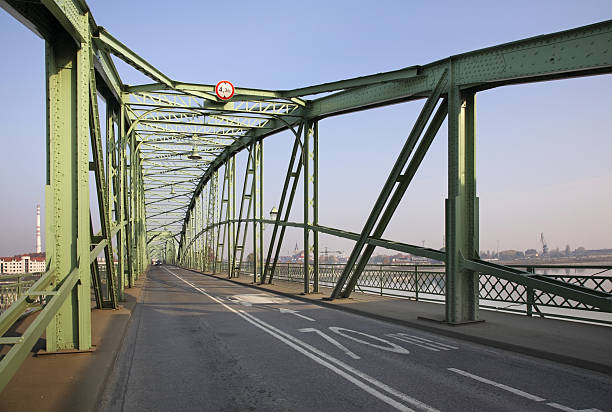 istock Elisabeth Bridge over the Danube in Komarom. Hungary 521724407
