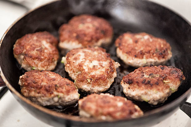 istock Fried meatballs in frying pan 521774961
