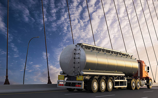 タンカーにブリッジ日没に - truck fuel tanker transportation mode of transport ストックフォトと画像