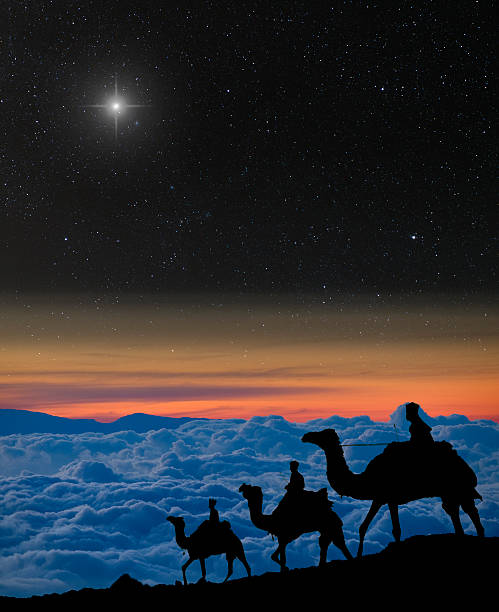 natividad: tres sabios en las montañas. - star of bethlehem fotografías e imágenes de stock