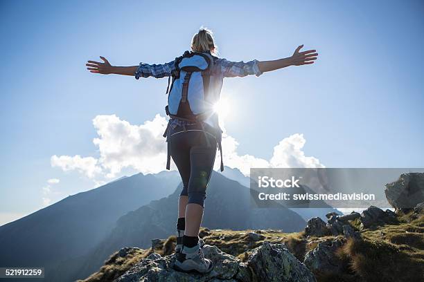 Neues Lebennew Beginnings Stockfoto und mehr Bilder von Abenteuer - Abenteuer, Aktiver Lebensstil, Aktivitäten und Sport