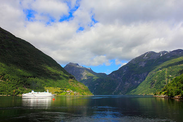 istock ship on the geirangerfjord, norway 521930611