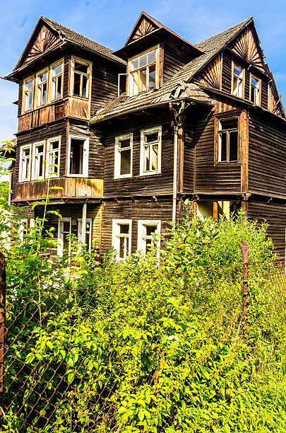 istock ruined guesthouse 521953169