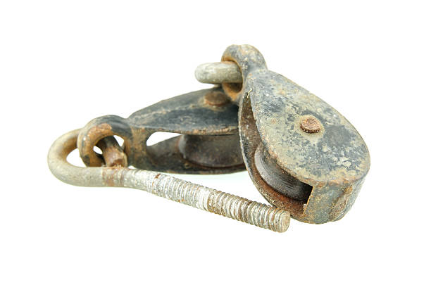 istock Old and dirty pulley overlap 521970863