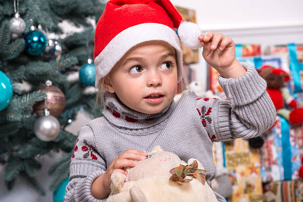 istock Mom and daughter waiting for Christmas 521970955