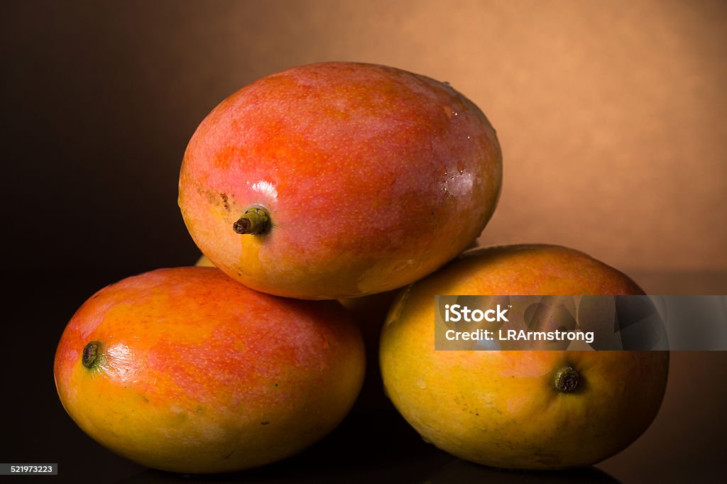 Mangoes - Royaltyfri Flerfärgad Bildbanksbilder Mangoes - Royaltyfri Flerfärgad Bildbanksbilder