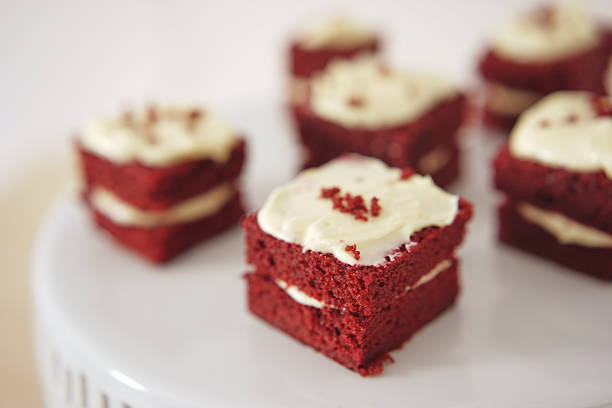 istock Delicate piece of small chocolate cake 521977555