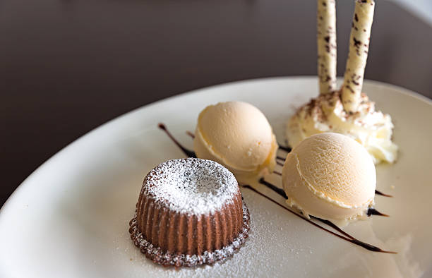 istock Chocolate lava with ice cream 521998569