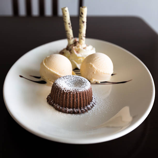 istock Chocolate lava with ice cream 521998581