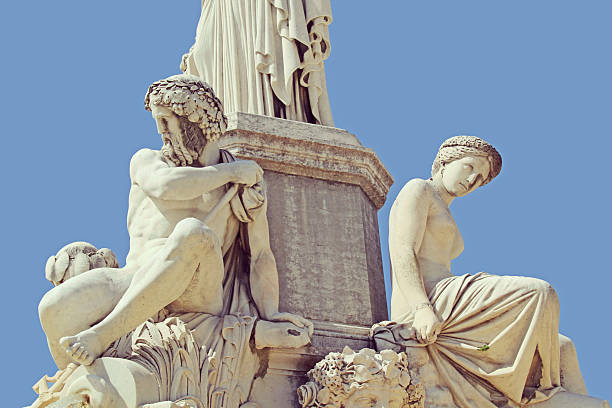 istock Fountain Pradier, Esplanade Charles de Gaulle in Nimes. 522017191