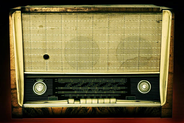 istock Vintage radio 522034019