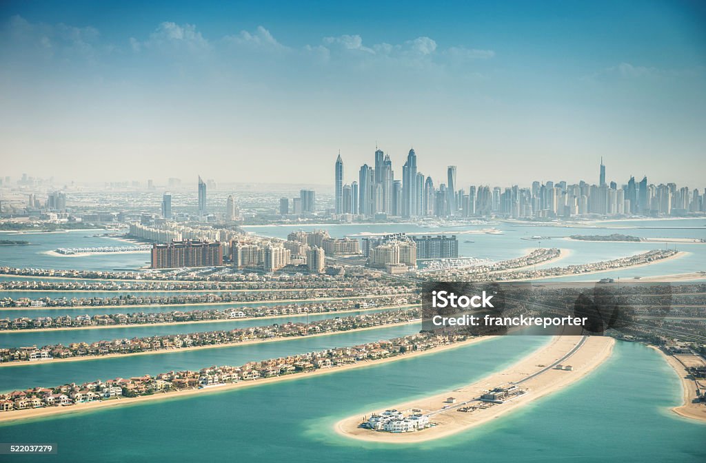 the palm jumeirah in Dubai mit skyline - Lizenzfrei Dubai Stock-Foto