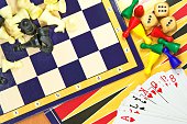 tischspiele-mix.jpg?b=1&s=170x170&k=20&c=JMvLKvyadQivJVHKLV2Q-tv-D2thA9lmDvy5QjhWBBc=
