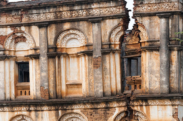 istock House destroyed by an earthquake 522078619
