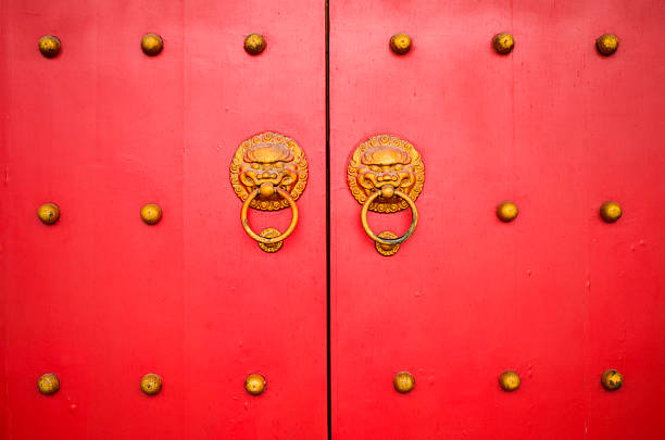 istock Traditional chinese door knocker 522109667