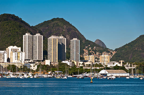 rio de janeiro, com colinas vista urbana - rio de janeiro guanabara bay residential structure urca - fotografias e filmes do acervo