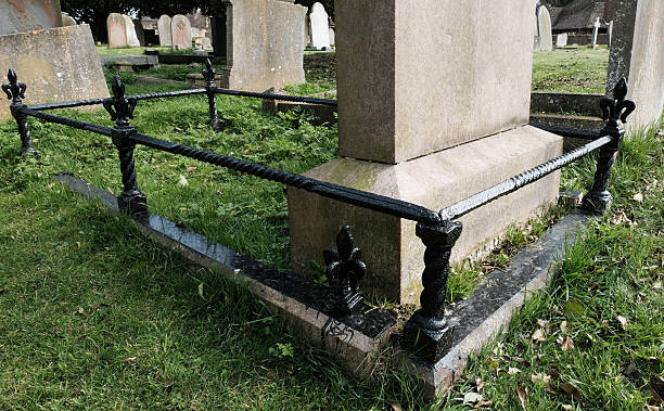 istock Detailed metalwork around an old grave 522127674