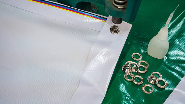 istock Vinyl banner border fold with eyelet pupmer and glue 522133024
