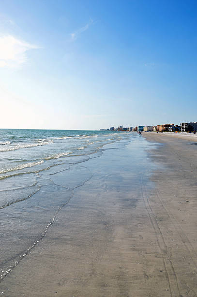 istock Ocean shoreline in Florida 522135516