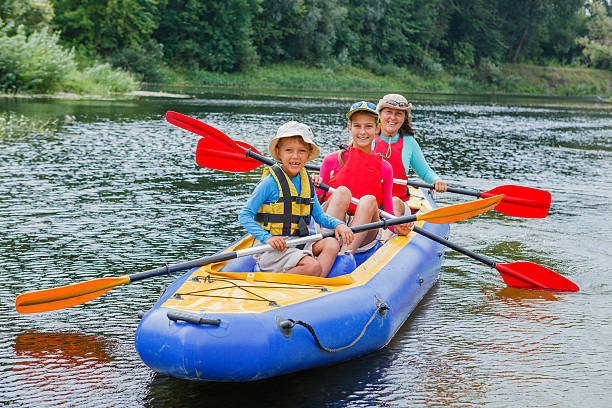 istock Family kayaking on the river 522136568