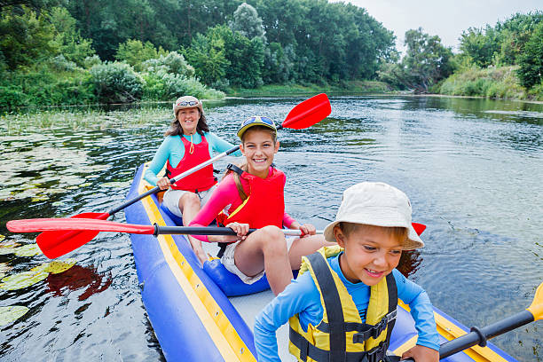 istock Family kayaking on the river 522136716