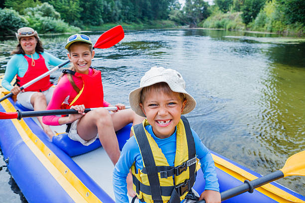 istock Family kayaking on the river 522136858