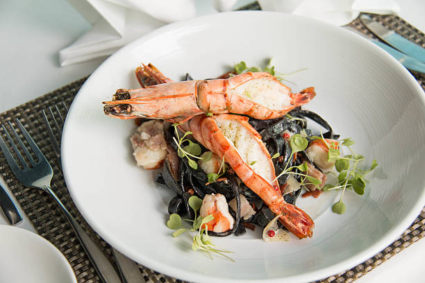 istock black Spaghetti with sauce and shirmp 522141106