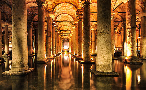basilica cisterna-yerebatan sarnici-istanbul - basilica foto e immagini stock