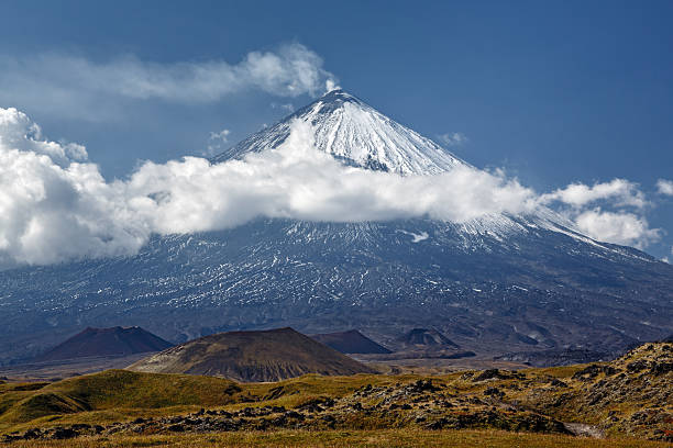 istock Klyuchevskaya Sopka (Klyuchevskoy Volcano) - highest active volcano of Eurasia 522168513