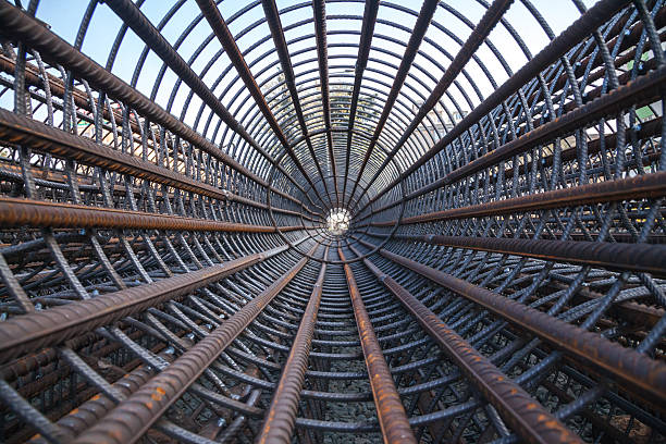 pilha foundation rebar - industry construction concrete rod - fotografias e filmes do acervo