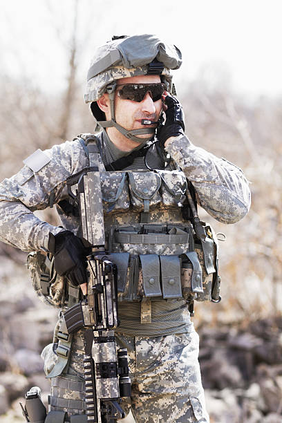 обучение в военной тактики - armed forces war military macho стоковые фото и изображения